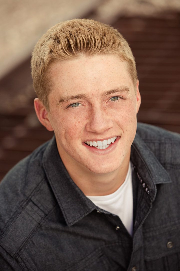 Cheyenne senior photographer at Lions Park – outdoor senior portraits